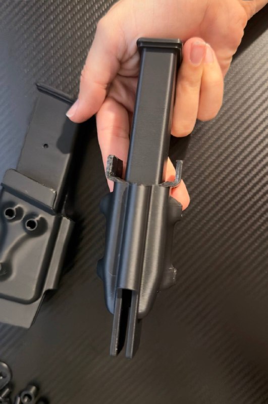 Leon Kennedy Magazine & Holster Set — 3D Printed Resident Evil Requiem Prop